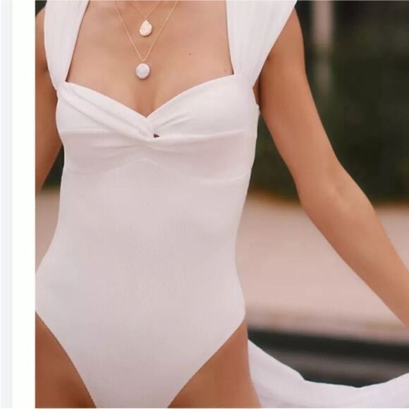 Charlie Holiday NWT Peyton One Piece Bikini Swimsuit in White Size 8 - Picture 6 of 11